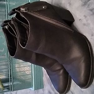 dv brand- black boots w side zippers. Size 9